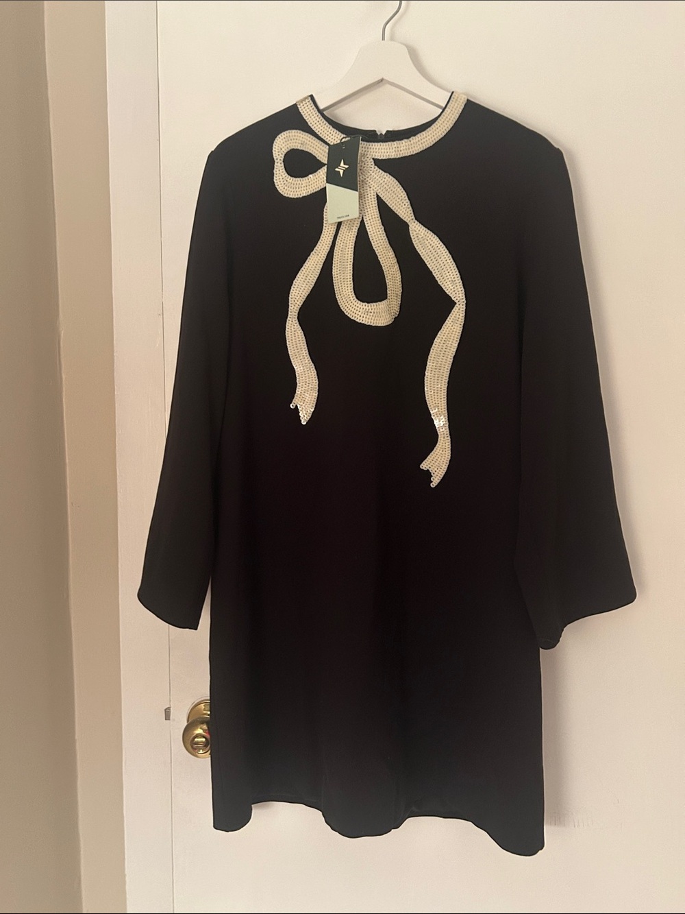 NWT Black Bow Mini Jamie Dress
TUCKERNUCK size XL